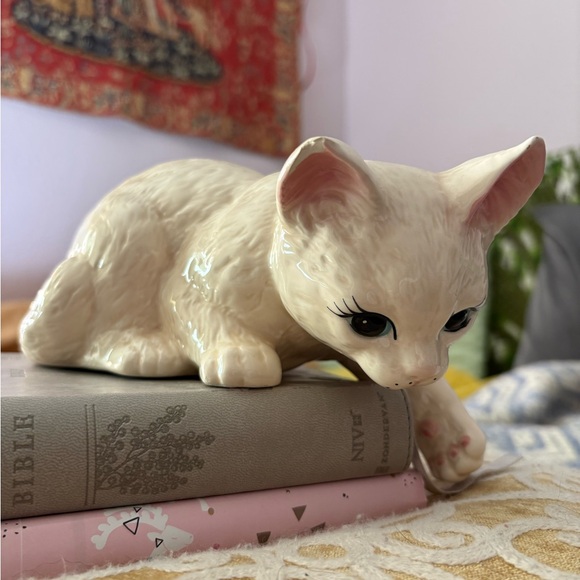 Elegant Ceramic Cream Cat Figurine Vintage Grandma Pretty Kitty 🐱 - Picture 2 of 12
